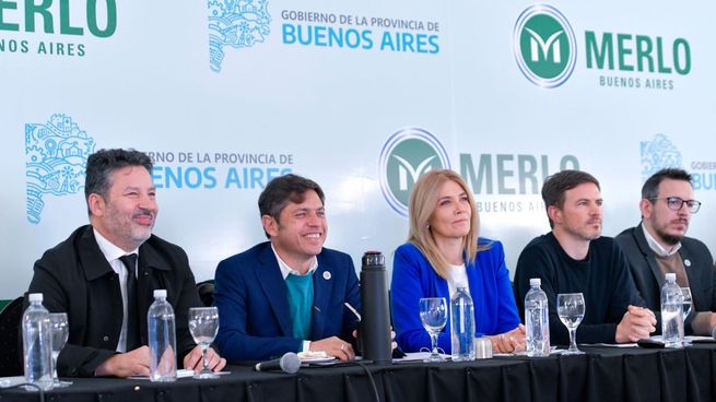 Axel Kicillof encabezó un acto en Merlo.