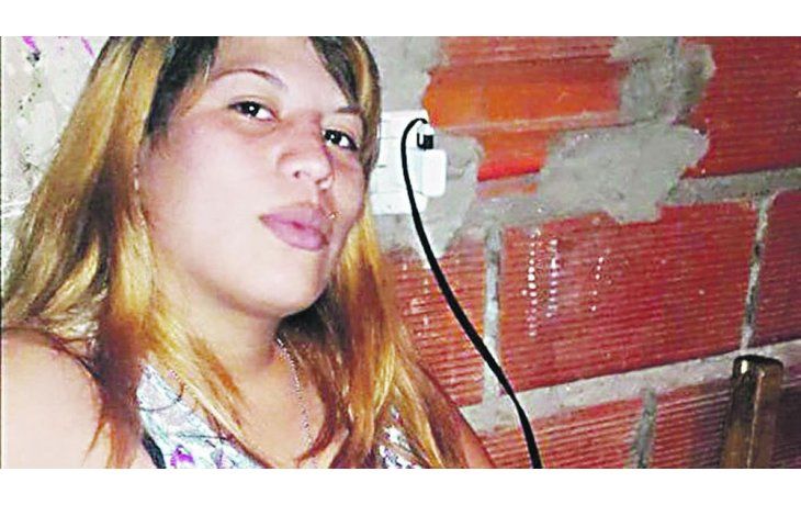 La víctima. Ayelén estaba embarazada de seis meses y presuntamente había sido contratada por una pareja para cuidar de sus cinco hijos.