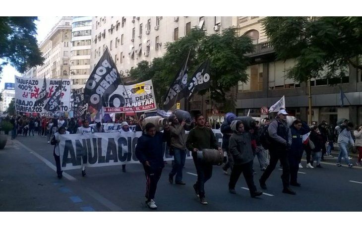 Las organizaciones exigen trabajo genuino y aumento en los programas estatales.