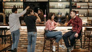 Los bares cerveceros se preparan para la temporada alta, con una oferta centrada en estilos livianos y de alta rotación