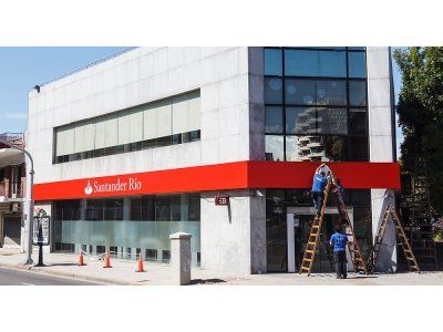 Banco Santander R o finaliz la compra de la cartera minorista del