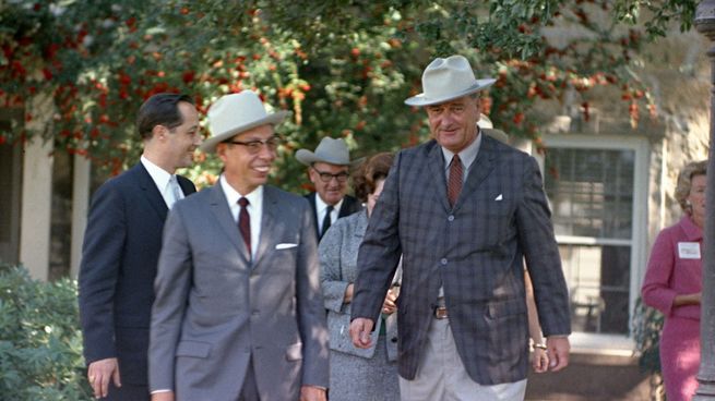El presidente Gustavo Díaz Ordaz y&nbsp; su homólogo de Estados Unidos, Lyndon B. Johnson, inauguran en 1968 el nuevo cauce del Río Bravo.