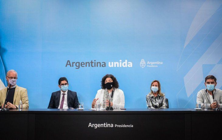 Vizzotti estuvo acompañada en la conferencia de prensa por los ministros de Salud de la provincia de Buenos Aires, Daniel Gollan; de la Ciudad, Fernán Quirós; de Córdoba, Diego Cardoso, y de San Luis, Silvia Sosa Araujo.