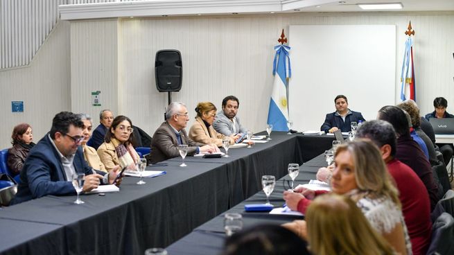 Entre Ríos ya realizó una oferta formal a los gremios docentes y estatales. 