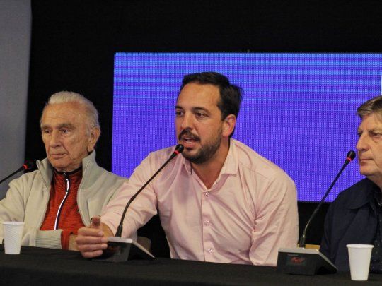 El camporista Luciano Di Nápoli profundizó la crisis de Cambiemos al ganarle Santa Rosa al actual intendente, Leandro Altolaguirre.