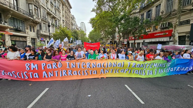 Una multitud se concentró en Buenos Aires y en otras ciudades del país.