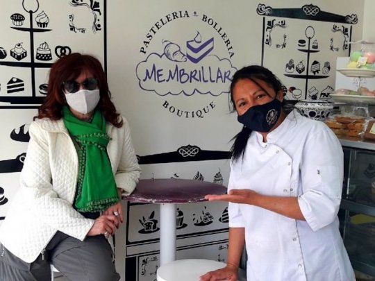 CRISTINA FERNÁNDEZ DE KIRVHNER PASTELERÍA CALAFATE.jpg
