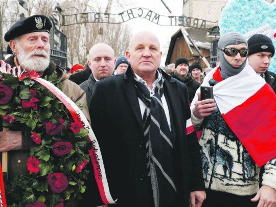 IRRUPCIÓN. Por primera vez grupos de ultraderecha protestaron en el campo de concentración polaco Auschwitz-Birkenau durante el Día de la Conmemoración en Memoria del Holocausto.&nbsp;