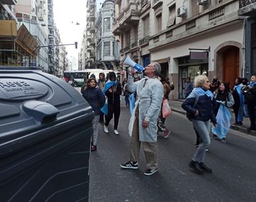 Citan a indagatoria al hombre que amenazó a Cristina Kirchner frente al Instituto Patria