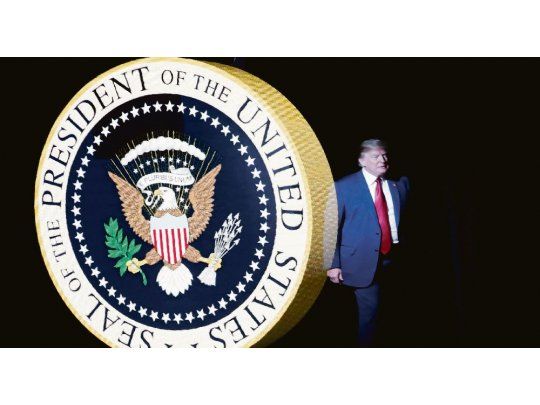 DECIDIDO. El presidente Donald Trump decretó en 2017 revisar las regulaciones impuestas por su antecesor Barack Obama, incluidas en la Ley Dodd-Frank.