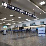 Tras las medidas de fuerza que provocaron demoras y cancelaciones, el Gobierno denunció penalmente a los controladores aéreos y sostuvo que las protestas pusieron en riesgo la seguridad de los vuelos. Tras las medidas de fuerza que provocaron demoras y cancelaciones, el Gobierno denunció penalmente a los controladores aéreos y sostuvo que las protestas pusieron en riesgo la seguridad de los vuelos.