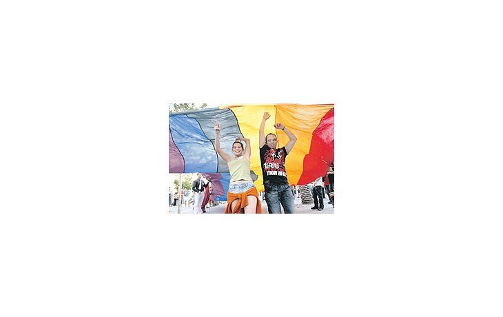 ámbito.com | Durante 10 días, las calles de Madrid recibirán a más de dos millones de personasque participarán de la fiesta de gays, lesbianas y travestis más grande delmundo.