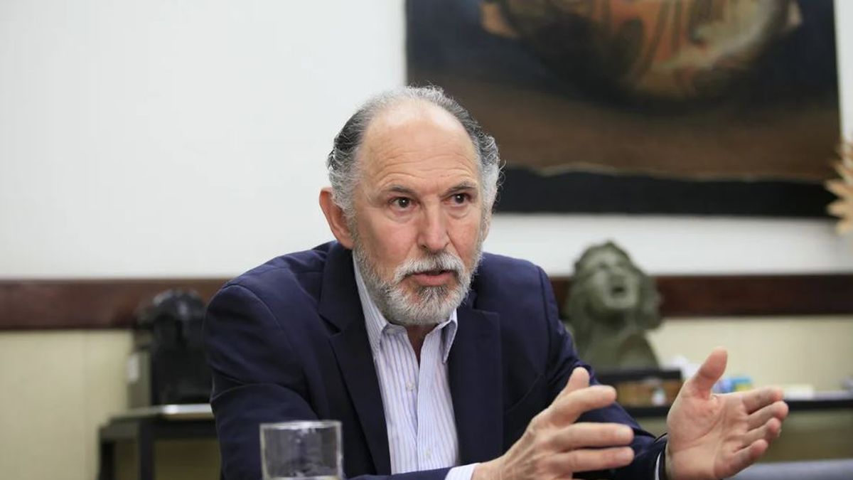 Domingo Cavallo’s ex-ladero proposes a legal tender dollar and zeroing out the peso