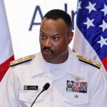 Alvin Holsey, líder del ejército de EEUU, anunció su retiro. Alvin Holsey, líder del ejército de EEUU, anunció su retiro.