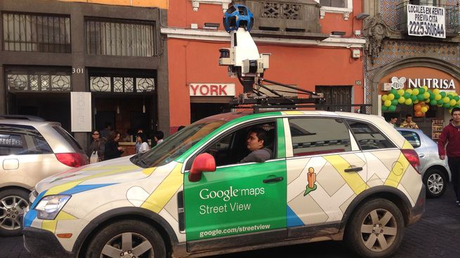 Google_Street_View_camera_car.jpg