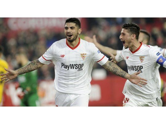Éver Banega marcó el segundo de Sevilla.