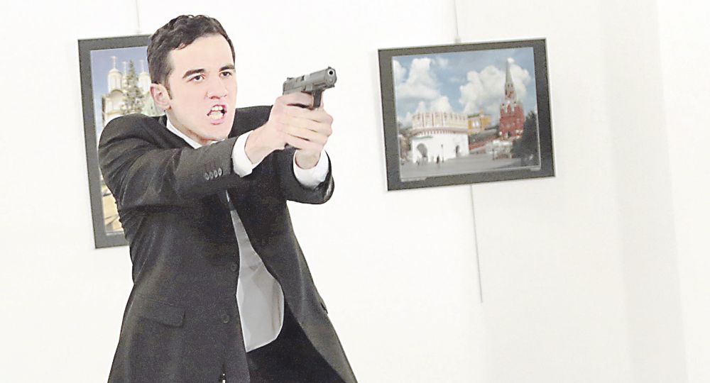 Asesinan al embajador ruso en Turquía en represalia por los ataques en Alepo (foto 1)