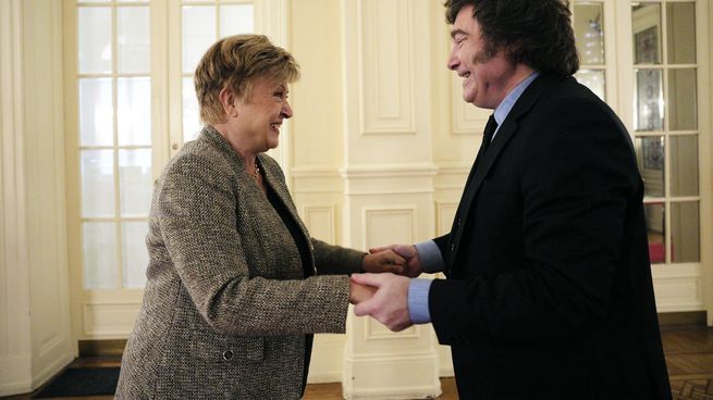Kristalina Georgieva participó de una reunión con Javier Milei y el Gabinete ampliado en la Casa Rosada, desde donde destacó los avances macroeconómicos de la Argentina y señaló los desafíos pendientes para consolidar el crecimiento.