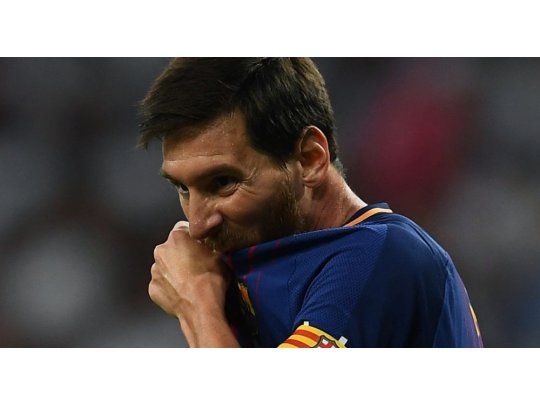 En Inglaterra aseguran que el padre de Messi negocia con Manchester City.