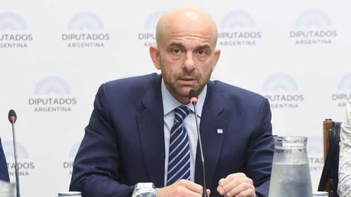 The government of Javier Milei confirmed the departure of Undersecretary Martín Huidobro from the Ministry of Human Capital