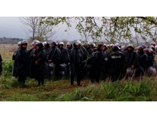 Cerca de 20 policías heridos en otro intento de toma en Moreno