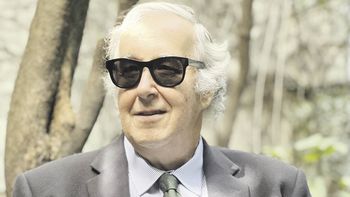 Ricardo Preve. Ingeniero forestal devenido cineasta, reside en los Estados Unidos y ya realizó dos películas sobre la enfermedad de Chagas. Ricardo Preve. Ingeniero forestal devenido cineasta, reside en los Estados Unidos y ya realizó dos películas sobre la enfermedad de Chagas.