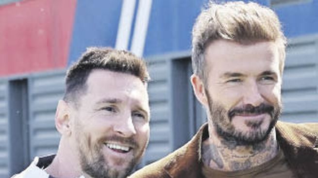 Charlas. David Beckham, propietario de Inter Miami, tardó dos años en convencer a Lionel Messi de jugar en su equipo.