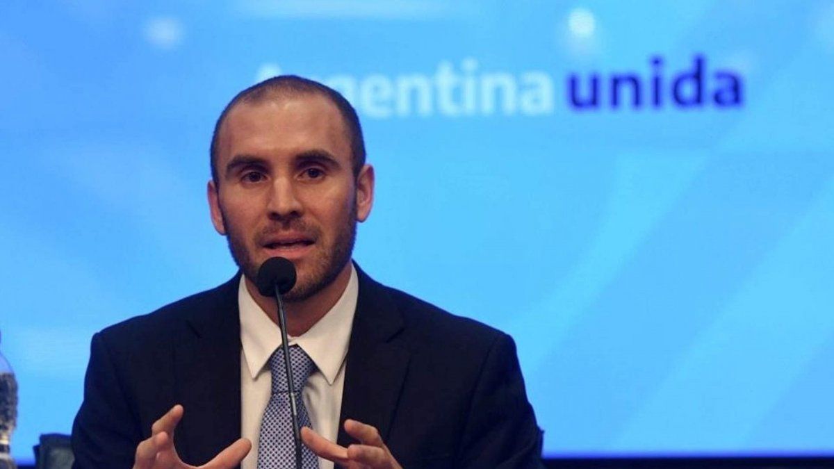 Guzmán works on the adequacy of the Budget to comply with the IMF Guzmán works on the adequacy of the Budget to comply with the IMF