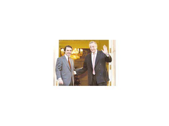 Aznar a Kirchner: hablen con acreedores ya, pero no en público
