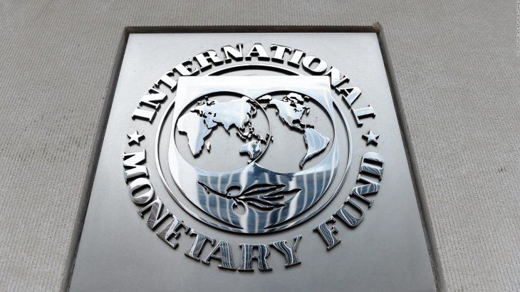 Para el FMI, con lo que Macri pidió prestado se podría poner fin a la pandemia