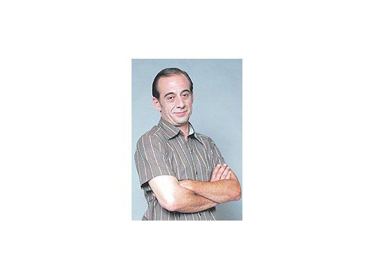 AlejandroAwada actúaen «El últimoyanqui»,segundaobra en elaño querepresentade ArthurMiller elComplejoteatral deBuenosAires.