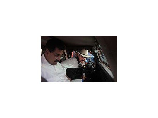 Zelaya sale de Managua, rumbo a Estelí.