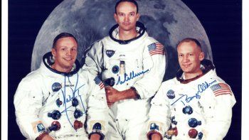 El retrato oficial de&nbsp;Neil Armstrong, Edwin Aldrin y Michael Collins.
