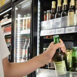 Desde diciembre rige nuevo horario de venta de alcohol en Provincia de Buenos Aires. Desde diciembre rige nuevo horario de venta de alcohol en Provincia de Buenos Aires.