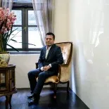 La figura empresarial que llegó en el momento justo para dominar una industria prometedora. La figura empresarial que llegó en el momento justo para dominar una industria prometedora.