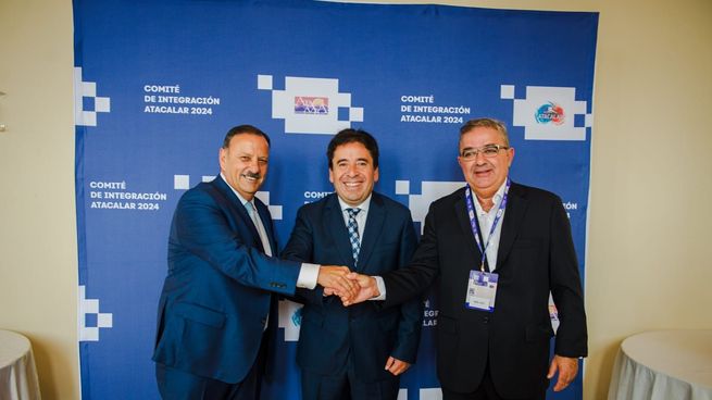 El gobernador de La Rioja, Ricardo Quintela y el gobernador de la Región de Atacama, Miguel Vargas Correa y el gobernador de Catamarca, Raúl Jalil.