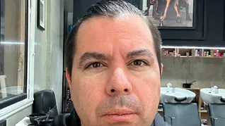 Condenaron a 20 años de prisión a Abel Guzmán, el peluquero que mató a su compañero en Recoleta. Condenaron a 20 años de prisión a Abel Guzmán, el peluquero que mató a su compañero en Recoleta.