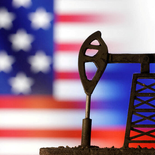 La diversificación de fuentes de energía y proveedores es una constante en los pronósticos de la AIE, que considera que el petróleo podría sostenerse en una banda de entre 55 y 70 dólares por barril, salvo crisis políticas o interrupciones de oferta. La diversificación de fuentes de energía y proveedores es una constante en los pronósticos de la AIE, que considera que el petróleo podría sostenerse en una banda de entre 55 y 70 dólares por barril, salvo crisis políticas o interrupciones de oferta.