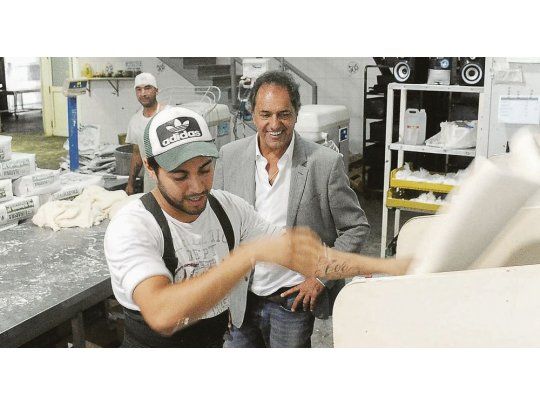 Peronista. Daniel Scioli hizo campaña bonaerense en doble turno. A la mañana, en San Pedro, y por la tarde en Moreno. El exgobernador suma volumen político para enfrentar a Florencio Randazzo.