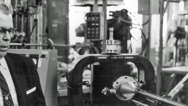 Percy Spencer, el creador del horno microondas.