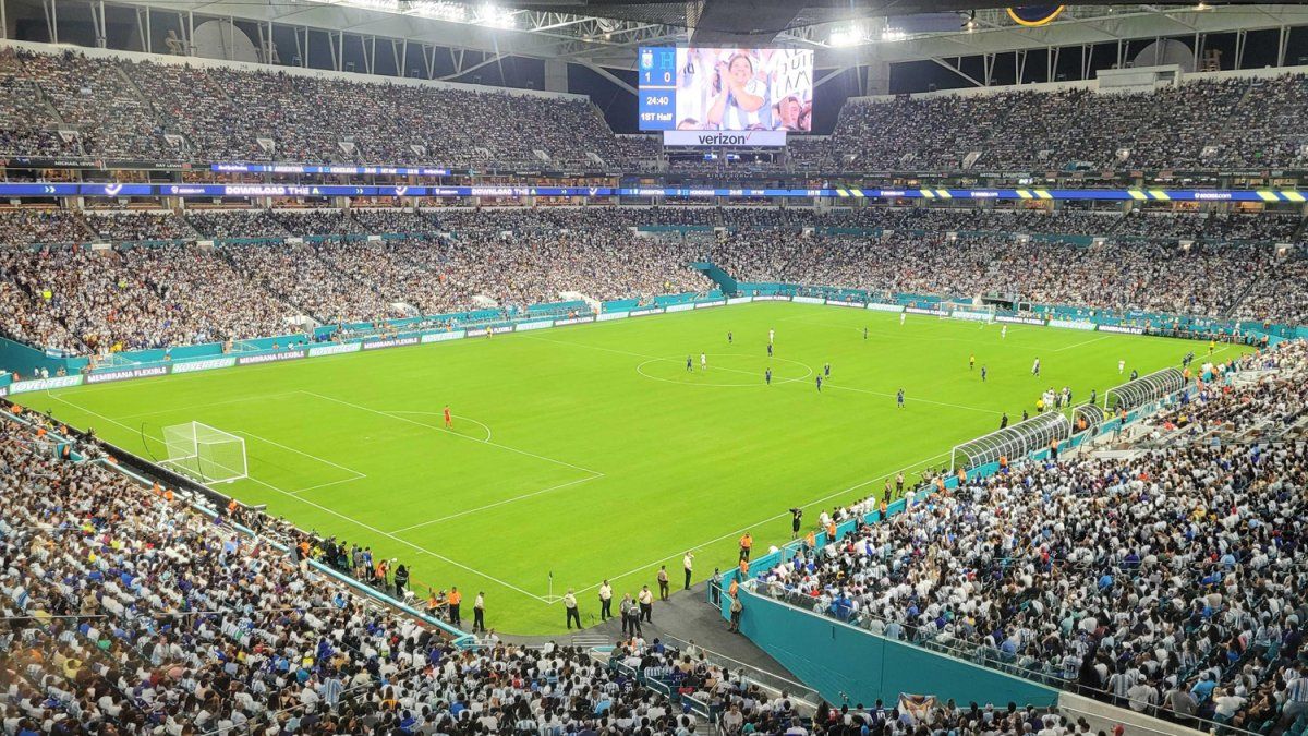 A menos de 45 d�as: los consejos para viajar al Mundial 2026 sin gastar todos tus ahorros en d�lares