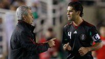 Javier Aguirre y Rafa Marquez juntos, uno como entrenador del Tri y el otro como capitán del seleccionado mexicano.