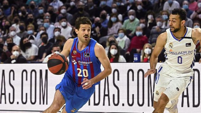 Laprovittola en un avance con balón ante Williams-Goss.