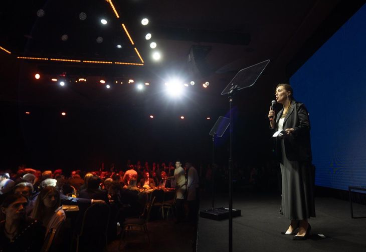 María Eugenia Vidal, titular de la Fundación Pensar, duranta la cena en La Rural.