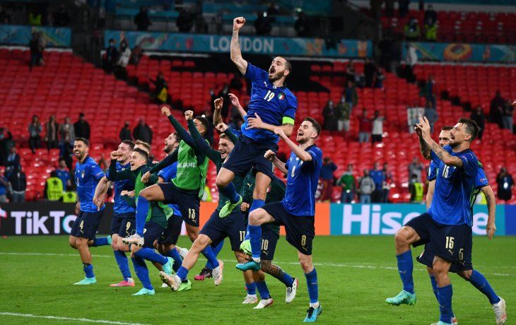 Italia sufrió, pero está en cuartos de la Eurocopa.