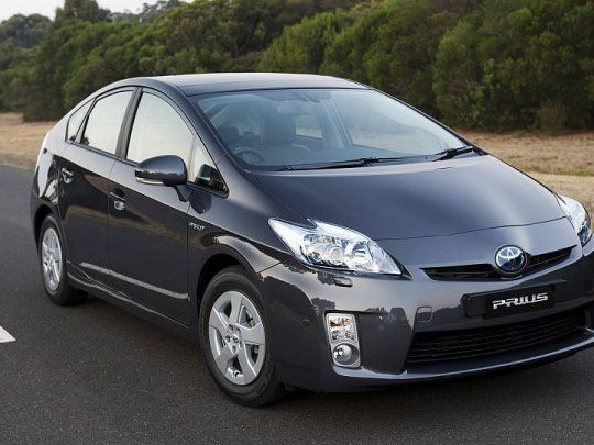 Toyota llamó a revisión a 1 millón de autos híbridos por peligro de incendio