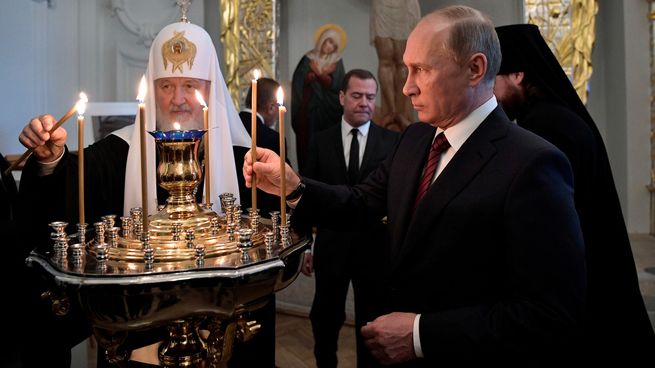 El presidente de Rusia, Vladímir Putin, en una iglesia ortodoxa