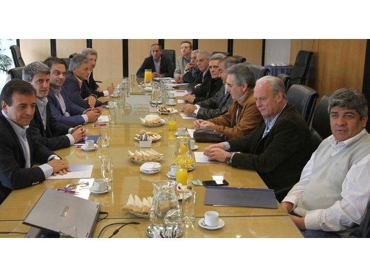 Pablo Moyano recordó que en la última reunión con Alfonso Prat Gay y Mario Quintana les recordó que hay otro país, que es el país que no le cuentan o no ven.