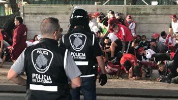detuvieron a 150 barras de river en la previa del partido ante argentinos