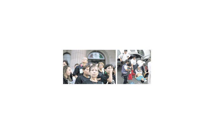 Familiares de personas detenidas o desaparecidas protestaron ayer en Monterrey. Son víctimas del narcotráfico, razones políticas o trata de personas. A la derecha, paramédicos atienden a un hombre que fue víctima de un tiroteo en la capital mexicana.